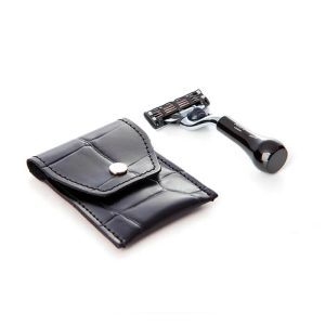 rasoio-viaggio-nero-custodia-pelle-taylor-of-old-bond-street.jpg Maquinilla de afeitar de viaje Taylor of Old Bond Street Mach3 mango negro