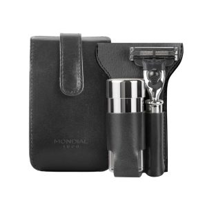 set-viaggio-ecosilvertip-pennello-rasoio-custodia-pelle-toscana-mondial-1908.jpg Set de afeitado Mondial de viaje con brocha EcoSilvertip, maquinilla de afeitar y estuche de piel negro